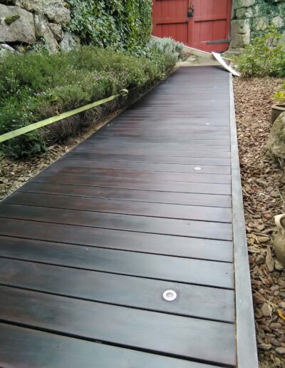 camineria de madera para jardin